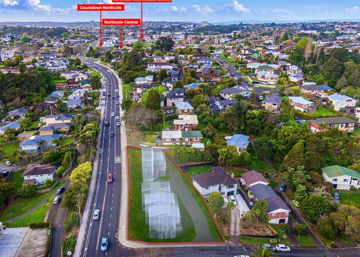  at 2E Kororo Street, Northcote, Auckland