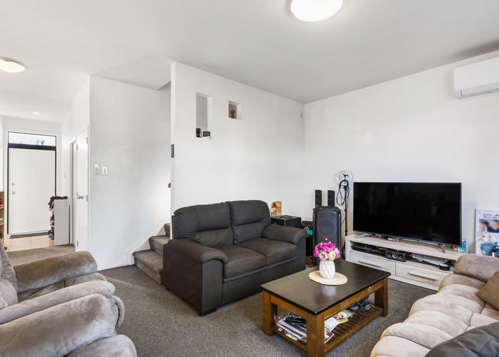  at 46/2 Armoy Drive, East Tamaki, Manukau City, Auckland