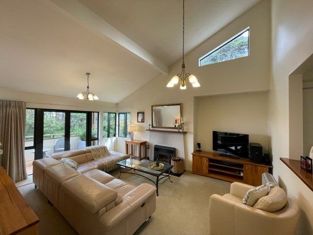  at 1/8 Tobago Place, Sunnynook, North Shore City, Auckland