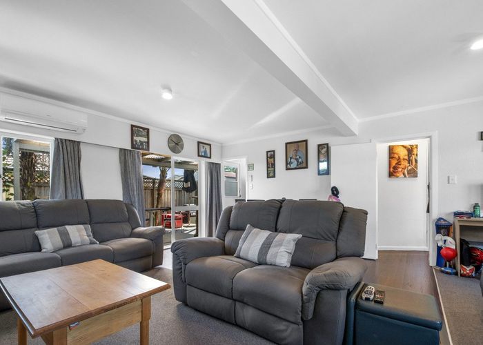  at 1 River Road, Te Atatu Peninsula, Auckland