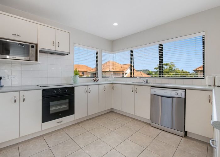  at 32 Parkwood Crescent, Gulf Harbour, Whangaparaoa
