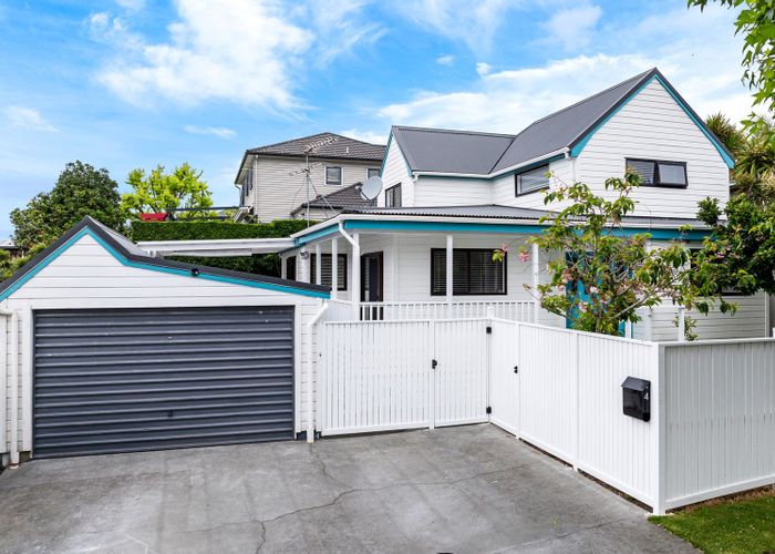  at 4 Mons Avenue, Mount Roskill, Auckland