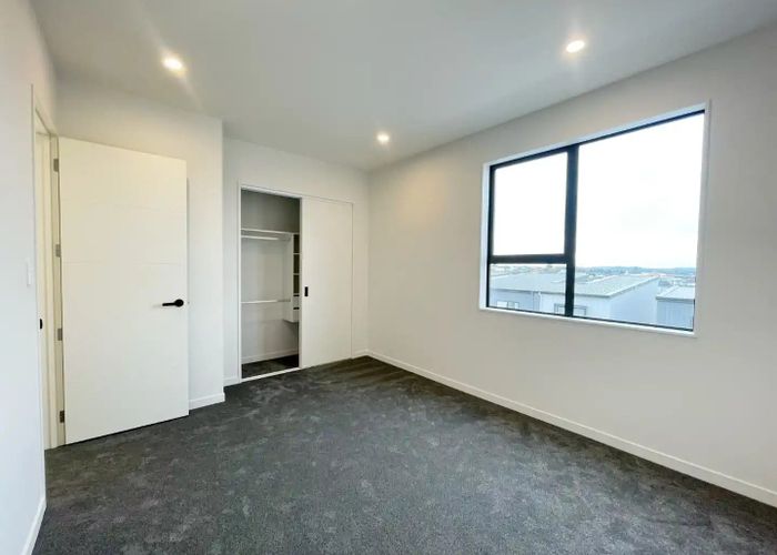  at 9 Heketara Way, Massey, Waitakere City, Auckland