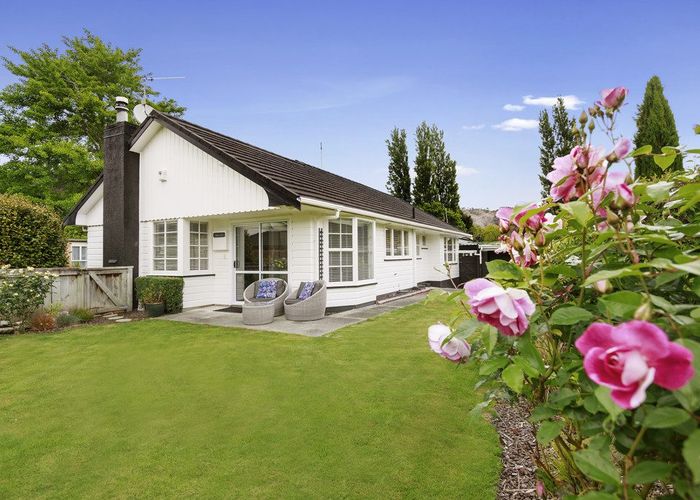  at 40 Gloucester Street, Silverstream, Upper Hutt