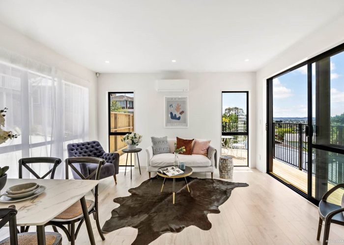  at 5 Keegan Drive, Massey, Auckland