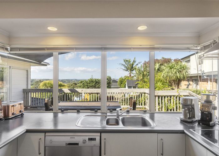  at 18 Clearview Heights, Ranui, Auckland