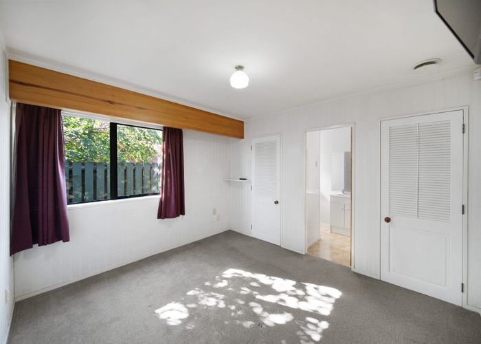  at 2/23 Watson Place, Papatoetoe, Manukau City, Auckland