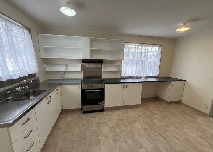  at 1/220 Waitemata Drive, Ranui, Auckland