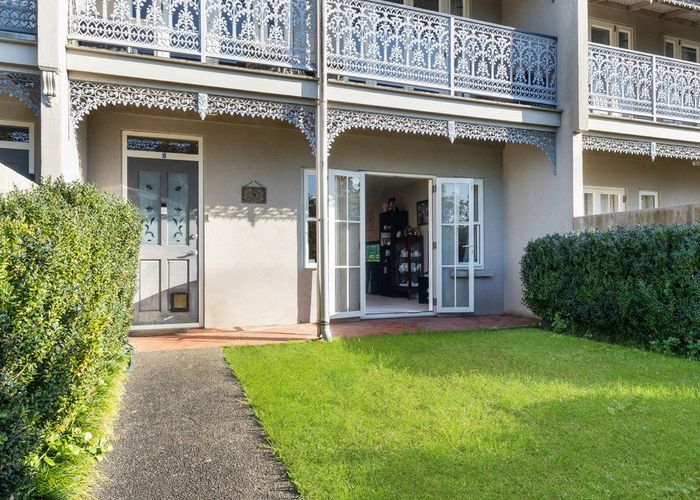  at 8 Leneford Drive, East Tamaki, Manukau City, Auckland