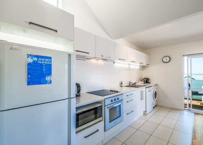  at 4 Bay Road, Palm Beach, Waiheke Island