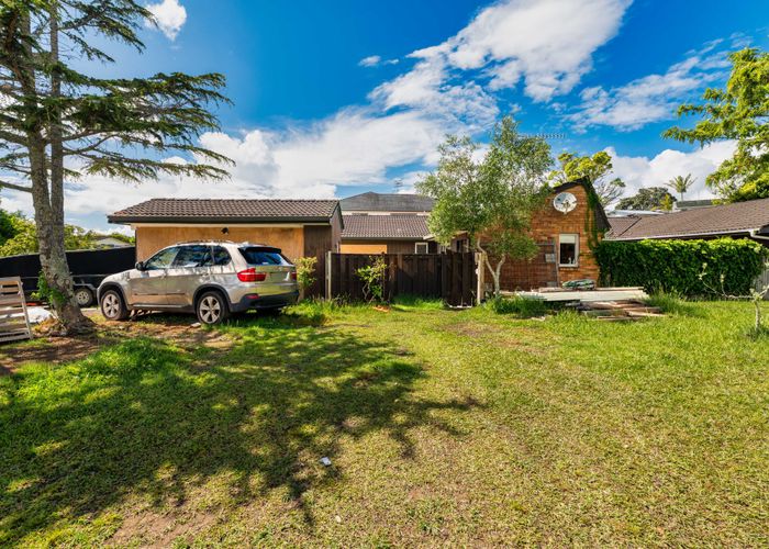  at 1&2/32 Salamanca Road, Sunnynook, North Shore City, Auckland