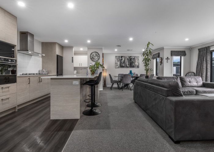  at 118 John Burke Drive, Aotea, Porirua, Wellington