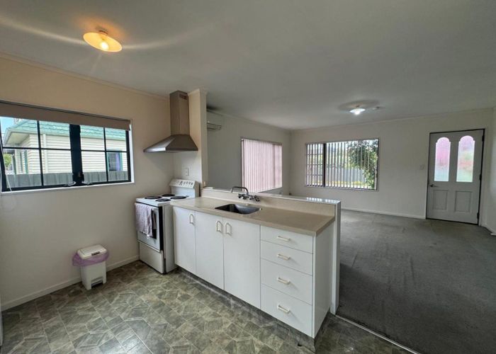  at 1/806 Gordon Road, Raureka, Hastings, Hawke's Bay