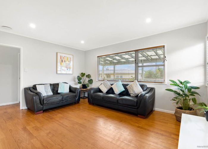  at 218 Birkdale Road, Birkdale, Auckland