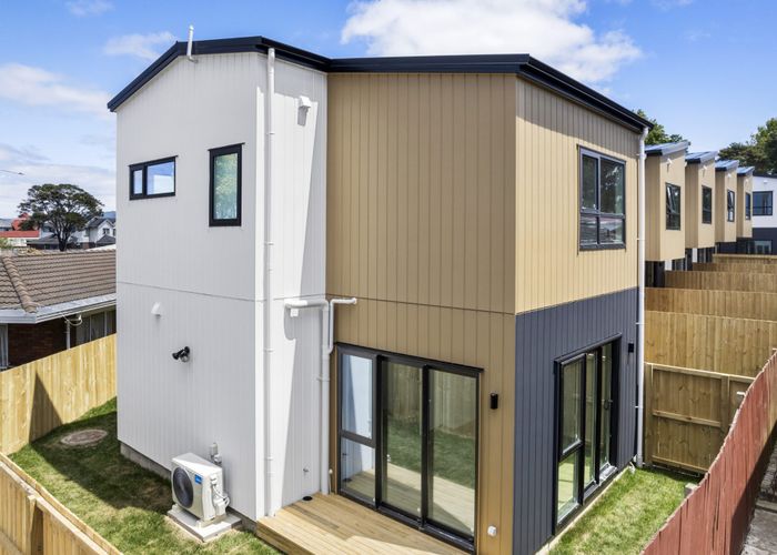  at  10/155 Te Atatu Road, Te Atatu South, Waitakere City, Auckland