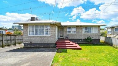  at 90 Clayton Avenue, Otara, Auckland