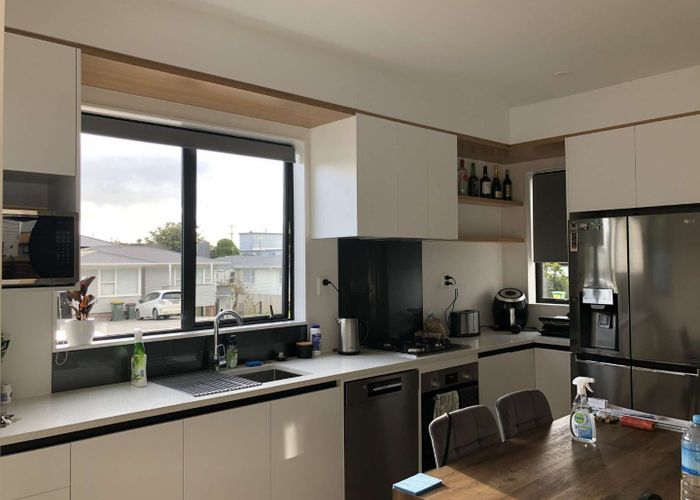  at 8/4 Edgerton Road, Te Atatu Peninsula, Waitakere City, Auckland