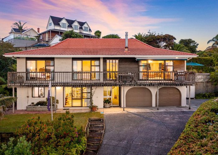  at 32 Telstar Place, Beach Haven, Auckland