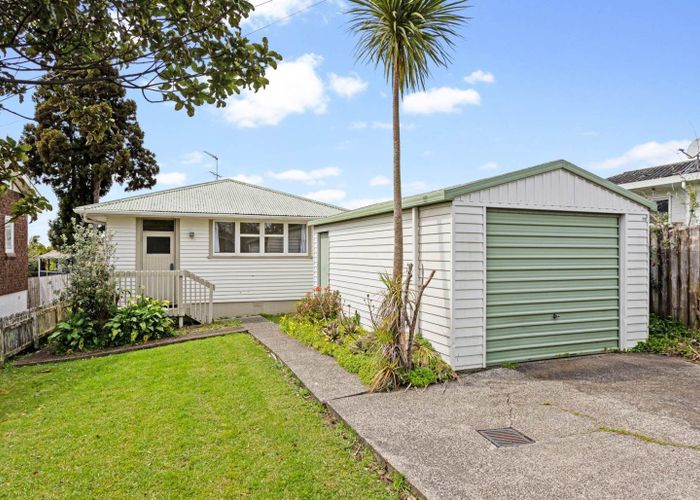  at 4A Willerton Avenue, New Lynn, Waitakere City, Auckland