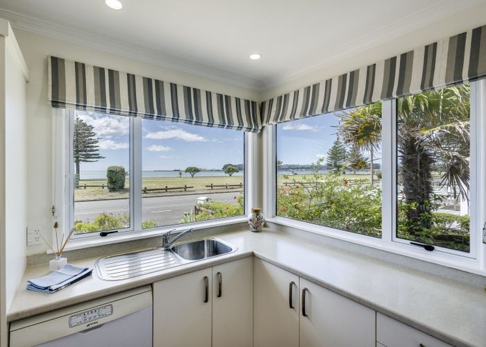  at 18 The Esplanade, Westshore, Napier