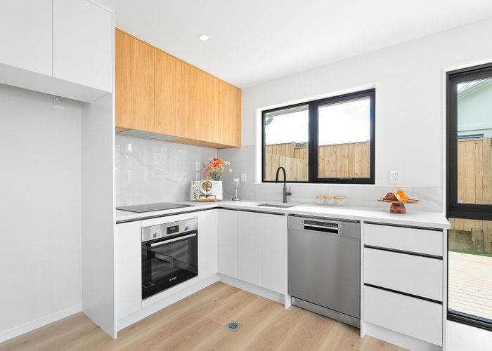  at 4/26 Crompton Road, Massey, Waitakere City, Auckland
