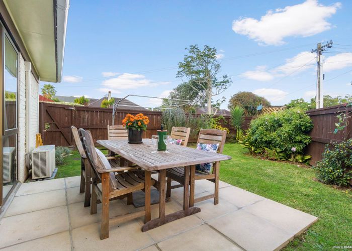  at 1/14 Howlett Street, Waterview, Auckland
