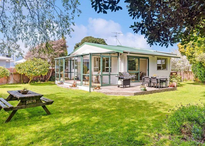 For sale 37 Te Kupe Road, Paraparaumu Beach, Kapiti Coast, Wellington