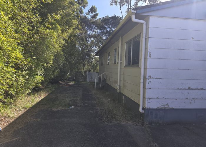  at 4/52 Tudor Road, Henderson, Waitakere City, Auckland