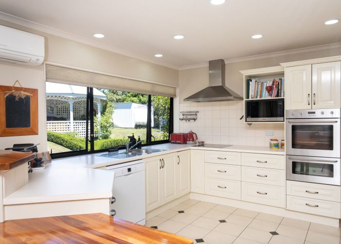  at 6 Chestnut Court, Havelock North