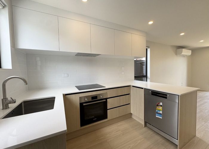  at 16/22 Cleland Crescent, Blockhouse Bay, Auckland City, Auckland