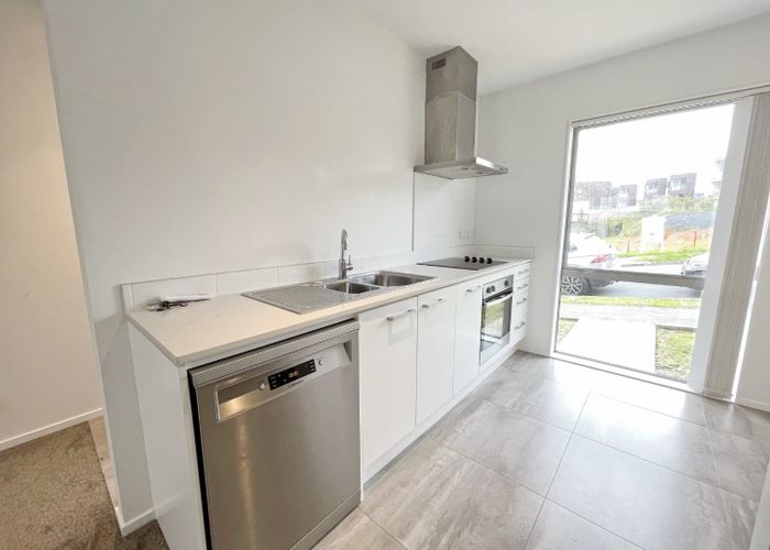  at 21/10 Silver Moon Road, Albany Heights, Auckland