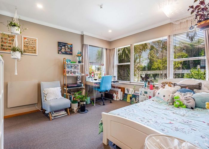 at 23 Gloria Avenue, Te Atatu Peninsula, Auckland
