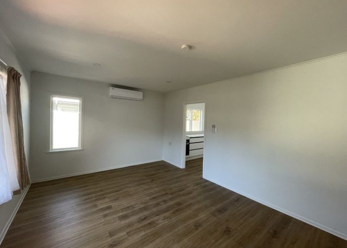  at 84 Lake Rd, Northcote, North Shore City, Auckland