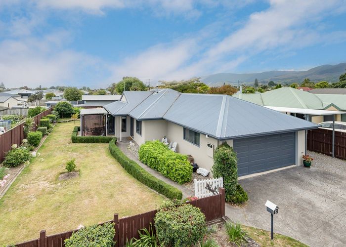  at 6 Allport Close, Richmond