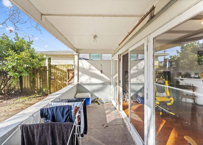  at 4050 Great North Road, Glen Eden, Waitakere City, Auckland