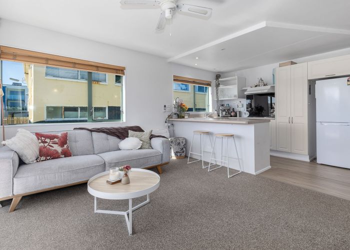  at 1e/25 MacLean Street, Paraparaumu Beach, Kapiti Coast, Wellington