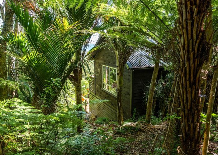  at 9 O'Brien Road, Omiha, Waiheke Island, Auckland