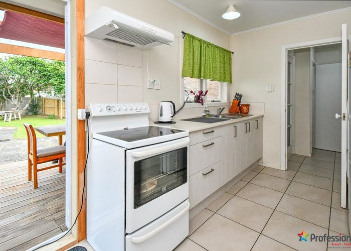  at 11 Awatere Street, Clover Park, Auckland