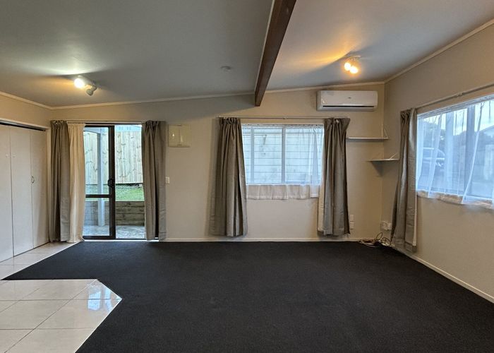  at 11A Moxham Grove, Massey, Waitakere City, Auckland