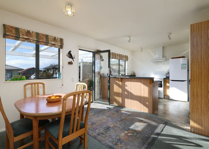 at 21 Hawthorn Way, Richmond