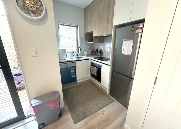  at 6/18 Kinross Street, Blockhouse Bay, Auckland