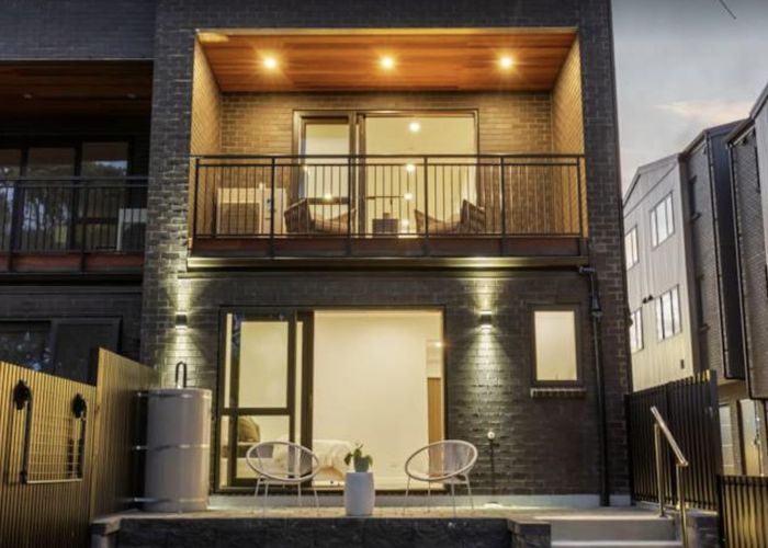 at 9C Huia Road, Point Chevalier, Auckland