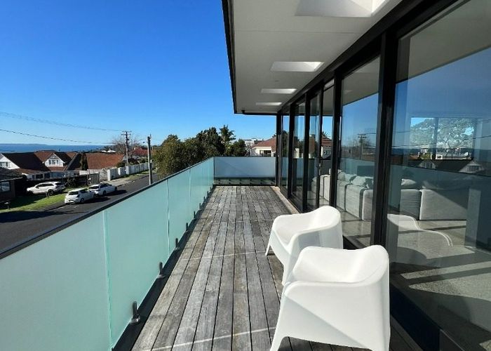  at 11B Montgomery Avenue, Rothesay Bay, North Shore City, Auckland