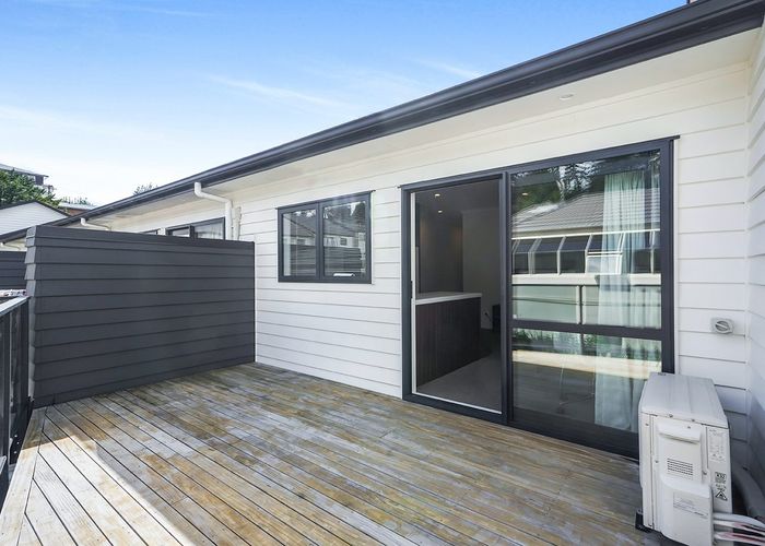  at 2/18 Hunter Street, Hamilton Lake, Hamilton, Waikato