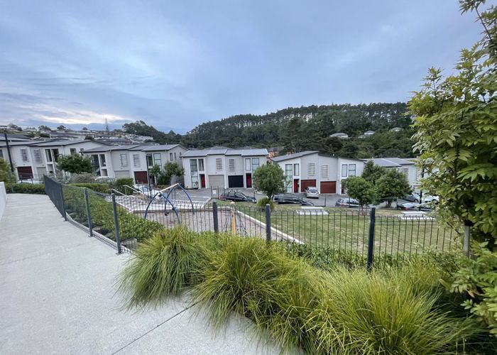  at 10 Mangrove Lane, Albany, North Shore City, Auckland