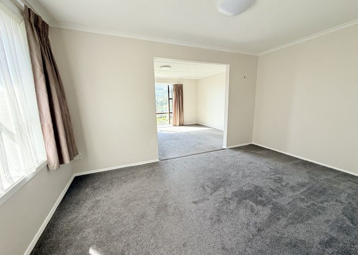  at 365 Main Road, Tawa, Wellington