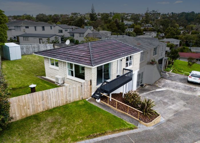  at 2/6 Segedin Place, Glenfield, Auckland