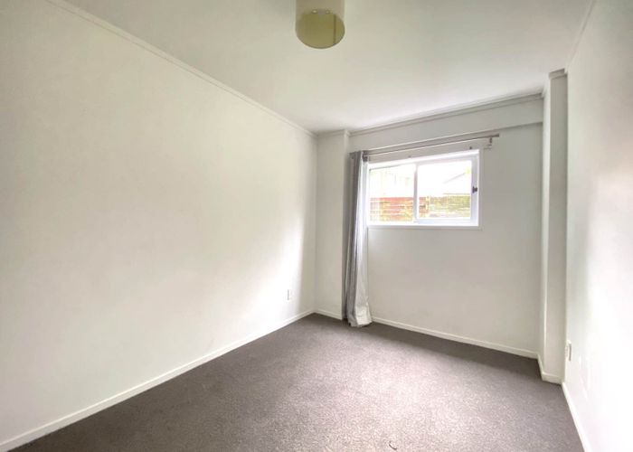  at 8 Anarahi Place, Mangere Bridge, Auckland