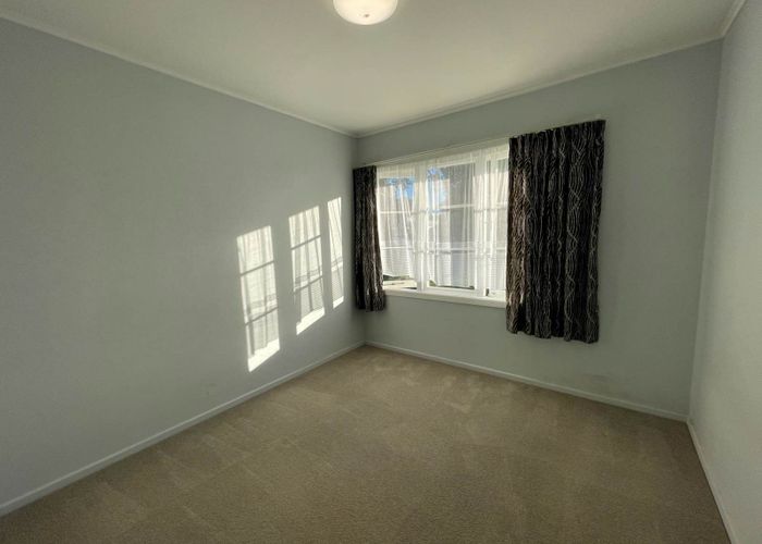  at 3 Vera Road, Te Atatu South, Waitakere City, Auckland