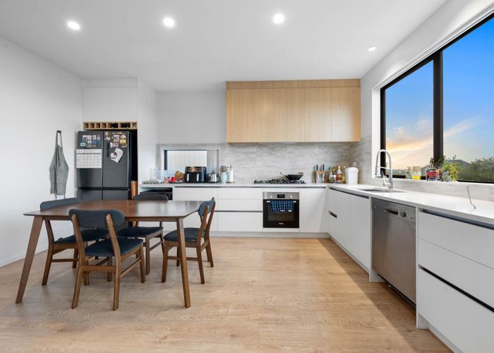  at 6C Tiroroa Avenue, Te Atatu South, Waitakere City, Auckland